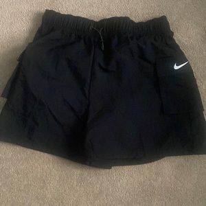 Nike woven shorts women new with tags